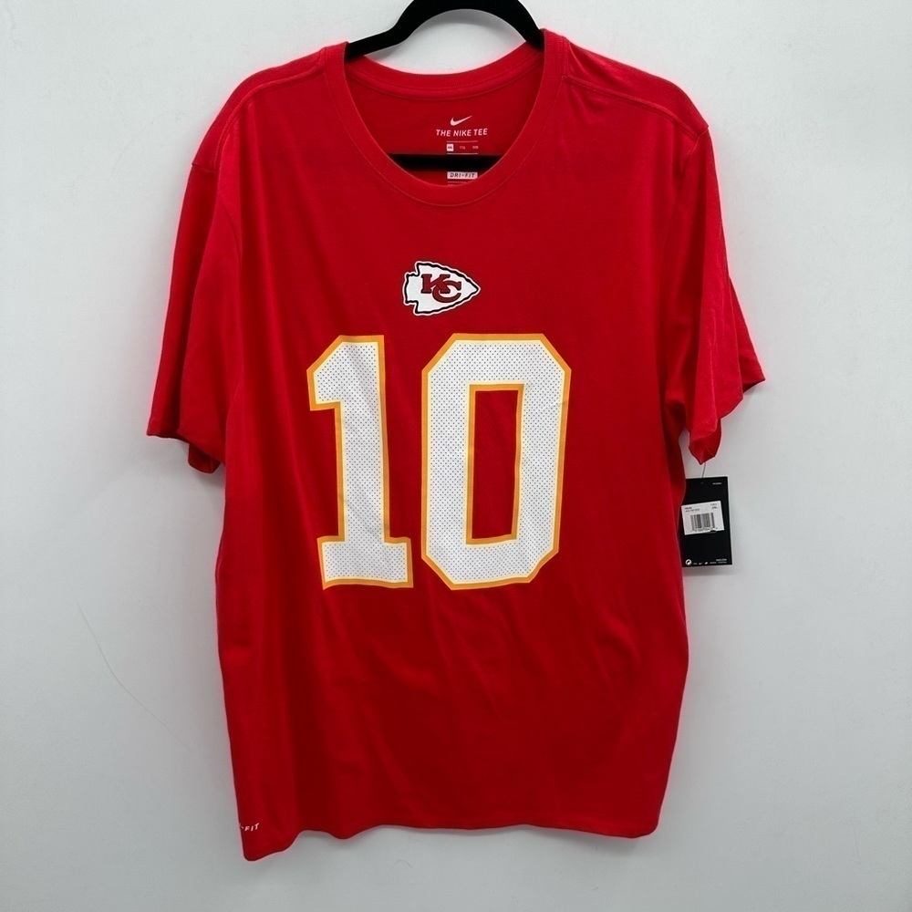 Nike Kansas City Hill #10 football sports men’s T-Shirt. NWT XXL